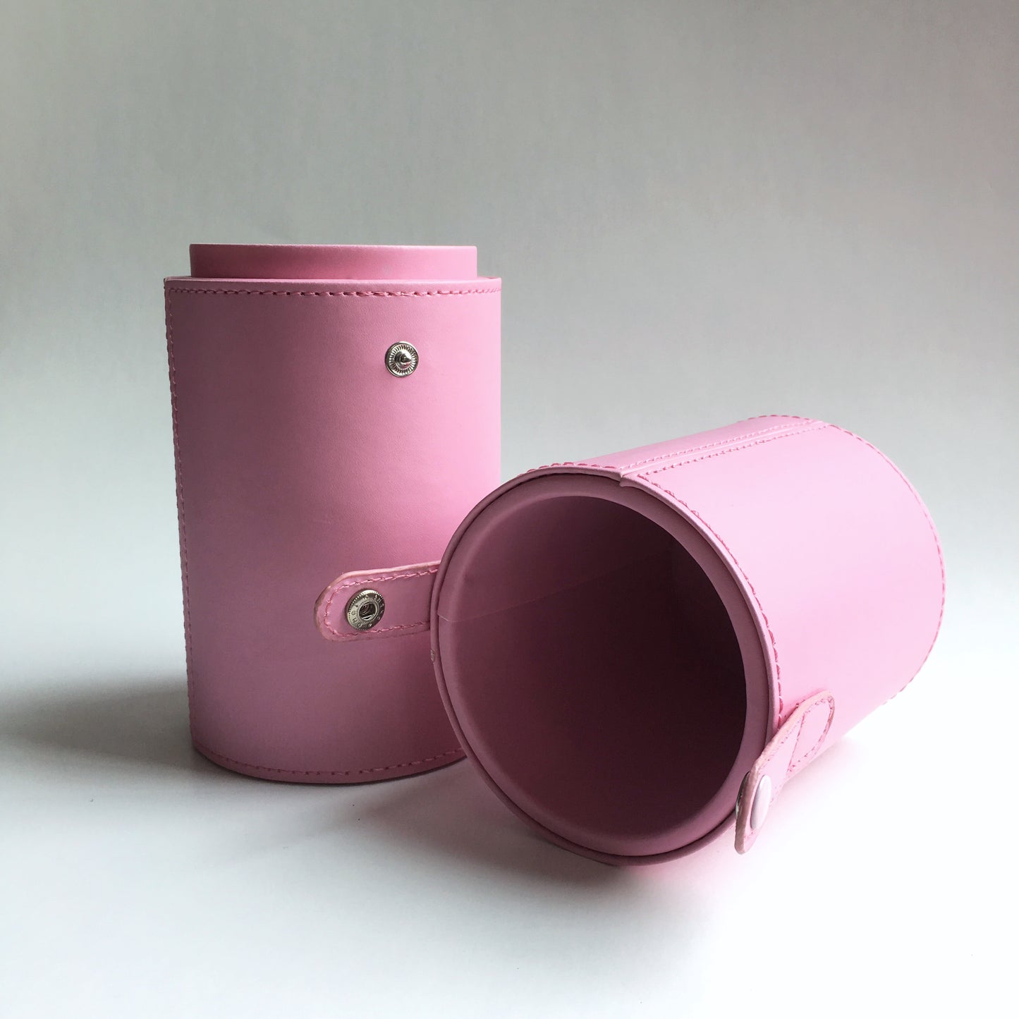 BRUSH / MAKEUP CANISTER - PINK - M.E. cosmetics